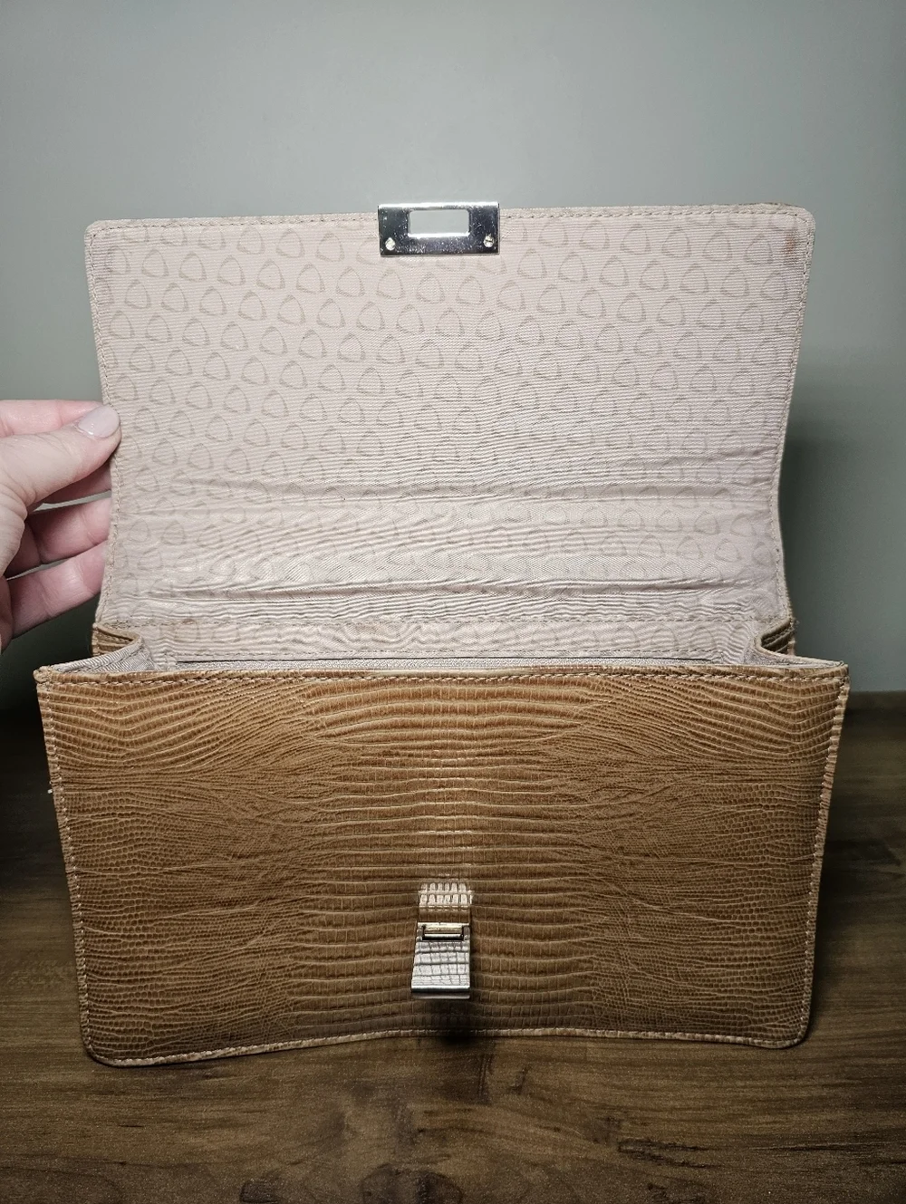 LIZ CLAIBORNE Vintage Y2K Lizard Embossed Shoulder Bag Taupe Structured Handbag